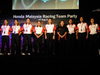 6 HMRT drivers with Mr. Atsushi Fujimoto, CEO and MD of Honda Malaysia, Mr. Ikuo Kanazawa, Vice President of Honda Malaysia and Mr. Tak.