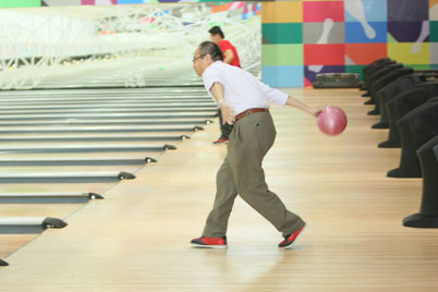 Media Bonding Bowling Competition