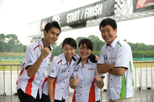 PR Team (HMSB) is all set! L-R: Jordhatt Johan Shihtra, Monique Low, Anna Ng and Ray Leong.