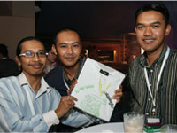 Left - Right: Zuraimi, Mohd Razlan and Efindi Baharudin. 